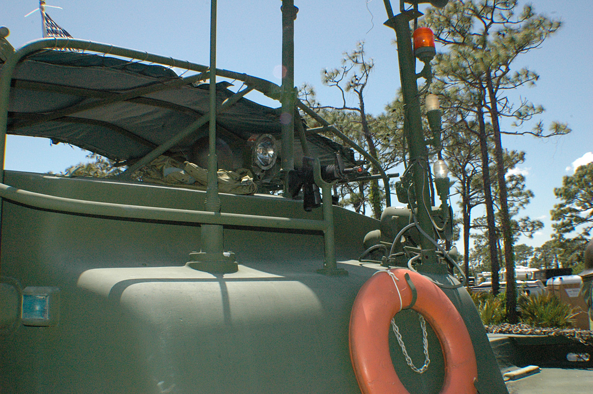 vet_042806_066
