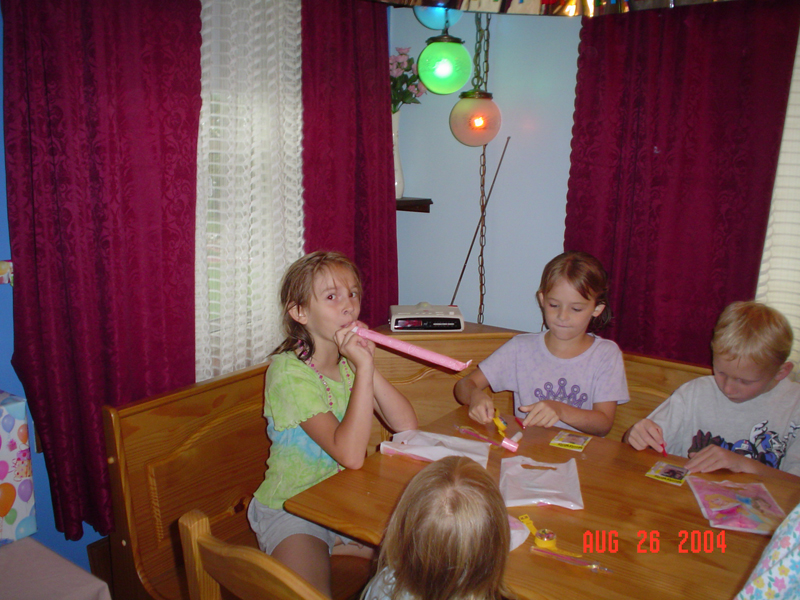 26aug04018
