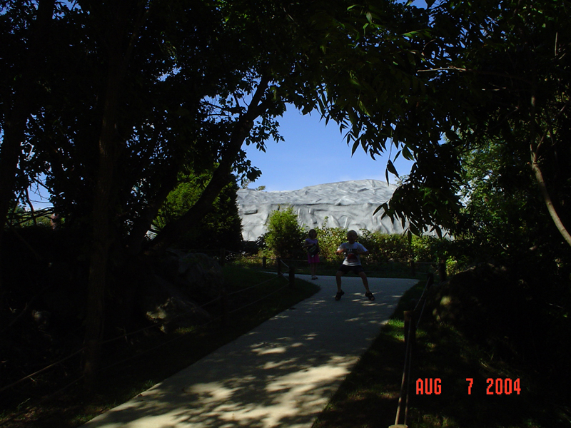aug04060