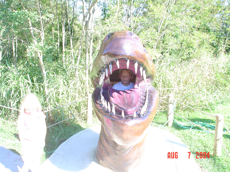 aug04070