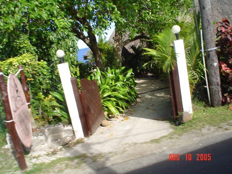 mom_dad_tahiti_2005_108