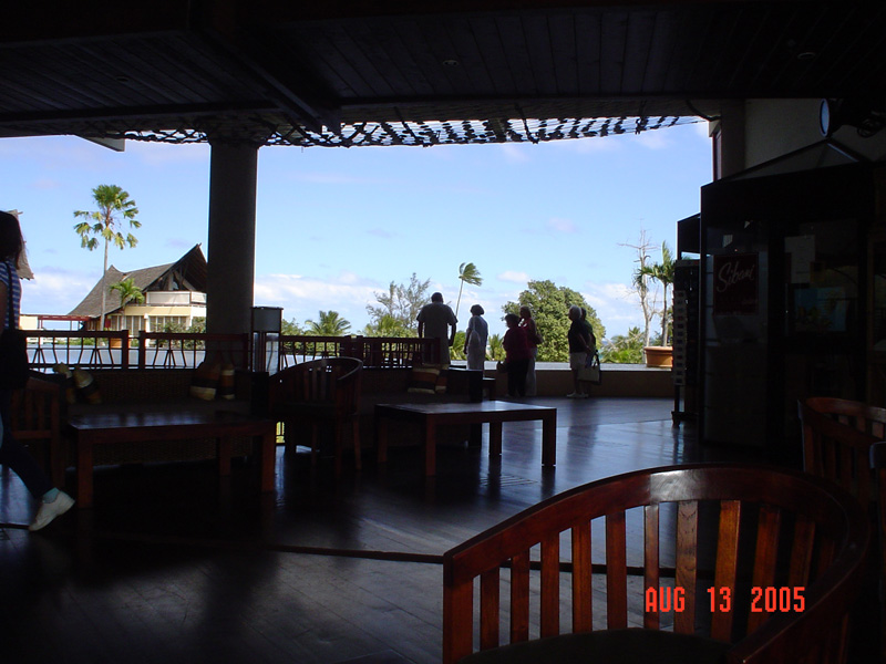 mom_dad_tahiti_2005_213