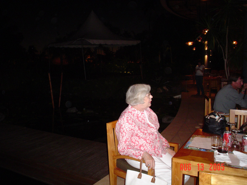mom_dad_tahiti_2005_235