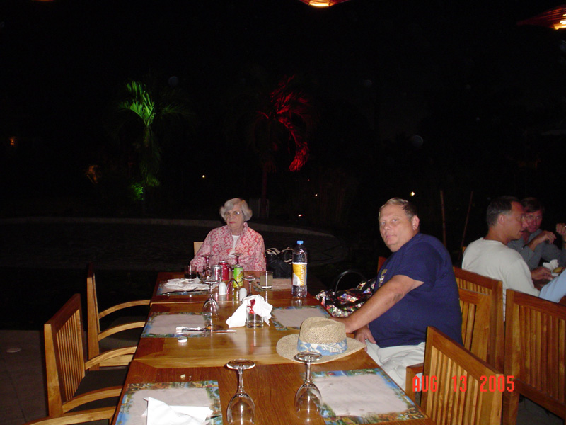 mom_dad_tahiti_2005_236