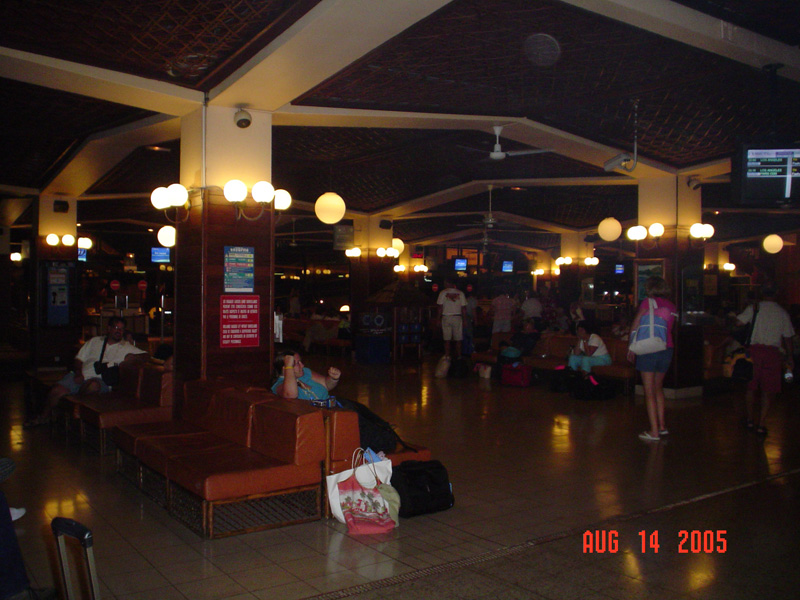 mom_dad_tahiti_2005_244